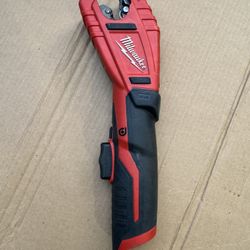 Milwaukee M12 12V Lithium-Ion Cordless Copper Tubing Cutter (Tool-Only)