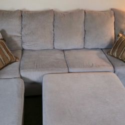 Sectional Couch w/Ottoman