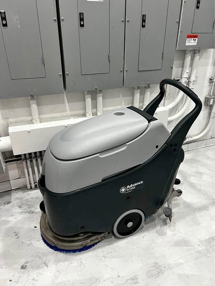 Advance SC450 Floor Scrubber