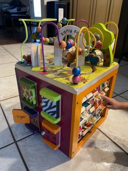 Zany zoo activity cube