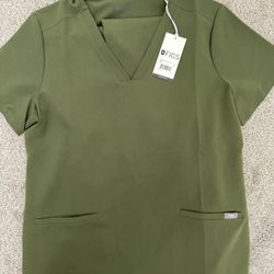 FIGS Brand new scrub set size Small,