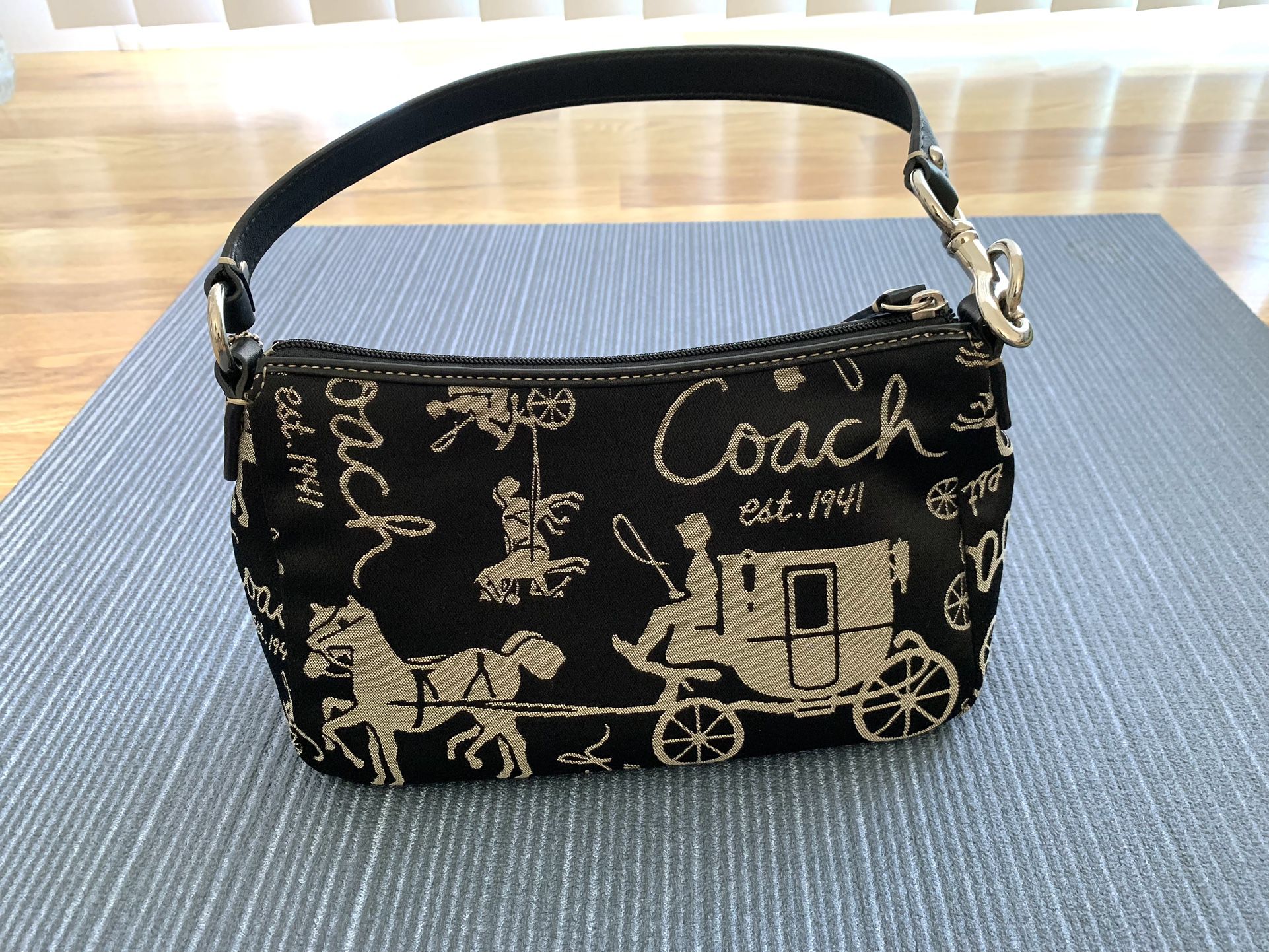 Coach Penny Shoulder Bag !! for Sale in Los Angeles, CA - OfferUp