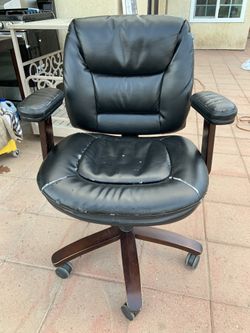Confortable Faux Executive Leather Chair