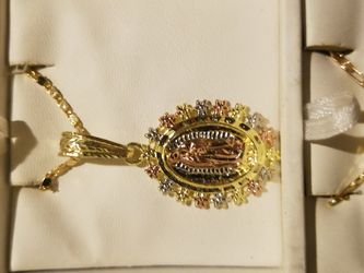 Cadena con dige de la virgen de guadalupe de oro laminado