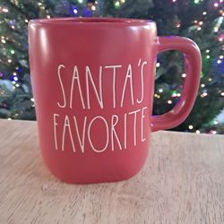 SANTAS FAVORITE CHRISTMAS MUG RAE DUNN