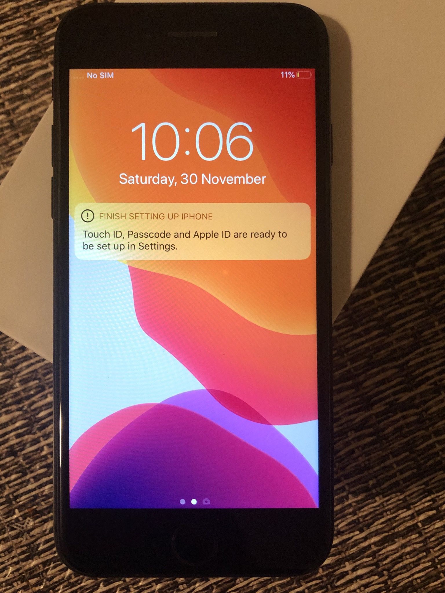 Factory unlocked apple iphone 8 64 gb, store warranty