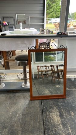 Dresser mirror