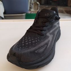 (Size-7.5Men / 8.5Women) Like New, Hoka One One Clifton 9 Black F27223E
