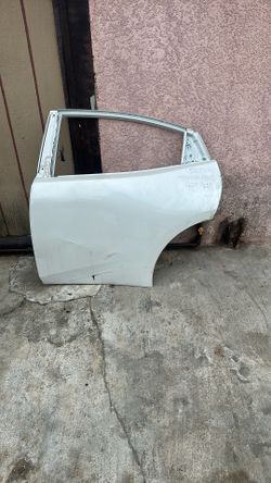 23 To 24 Toyota Prius Left Rear Door