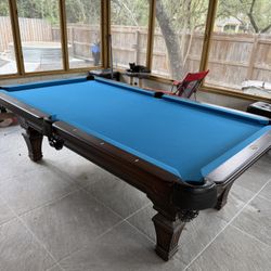 Like New 8’ Pool Table