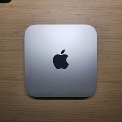 Mac Mini 2023 + Magic Keyboard & Mouse