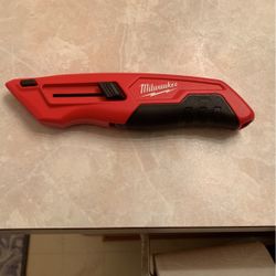 Milwaukee Box Cutter