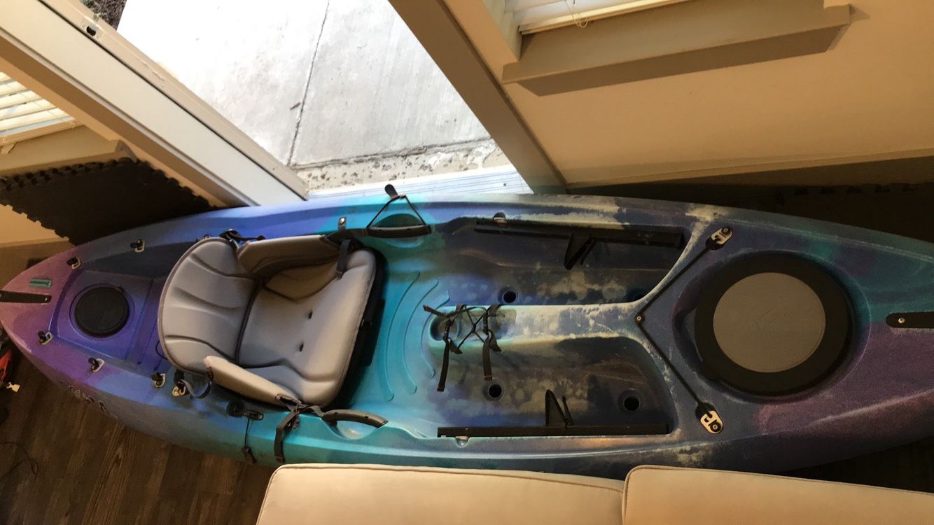Kayak - Dagger Roam Kayak 9.5