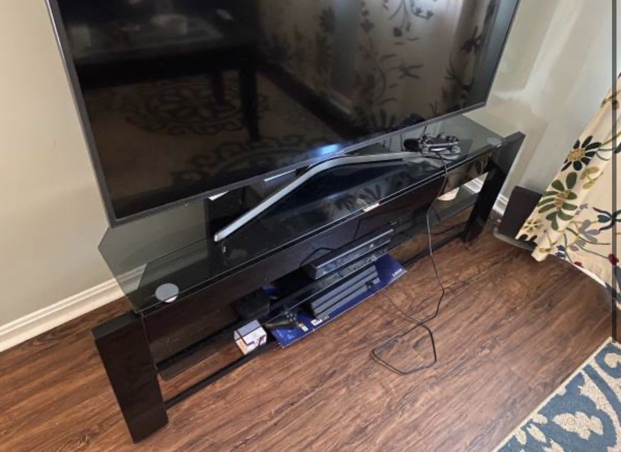 Tv stand (pick up tomorrow)