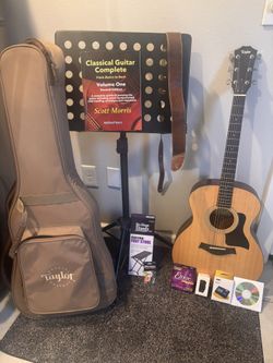 Taylor 114e Acoustic Guitar