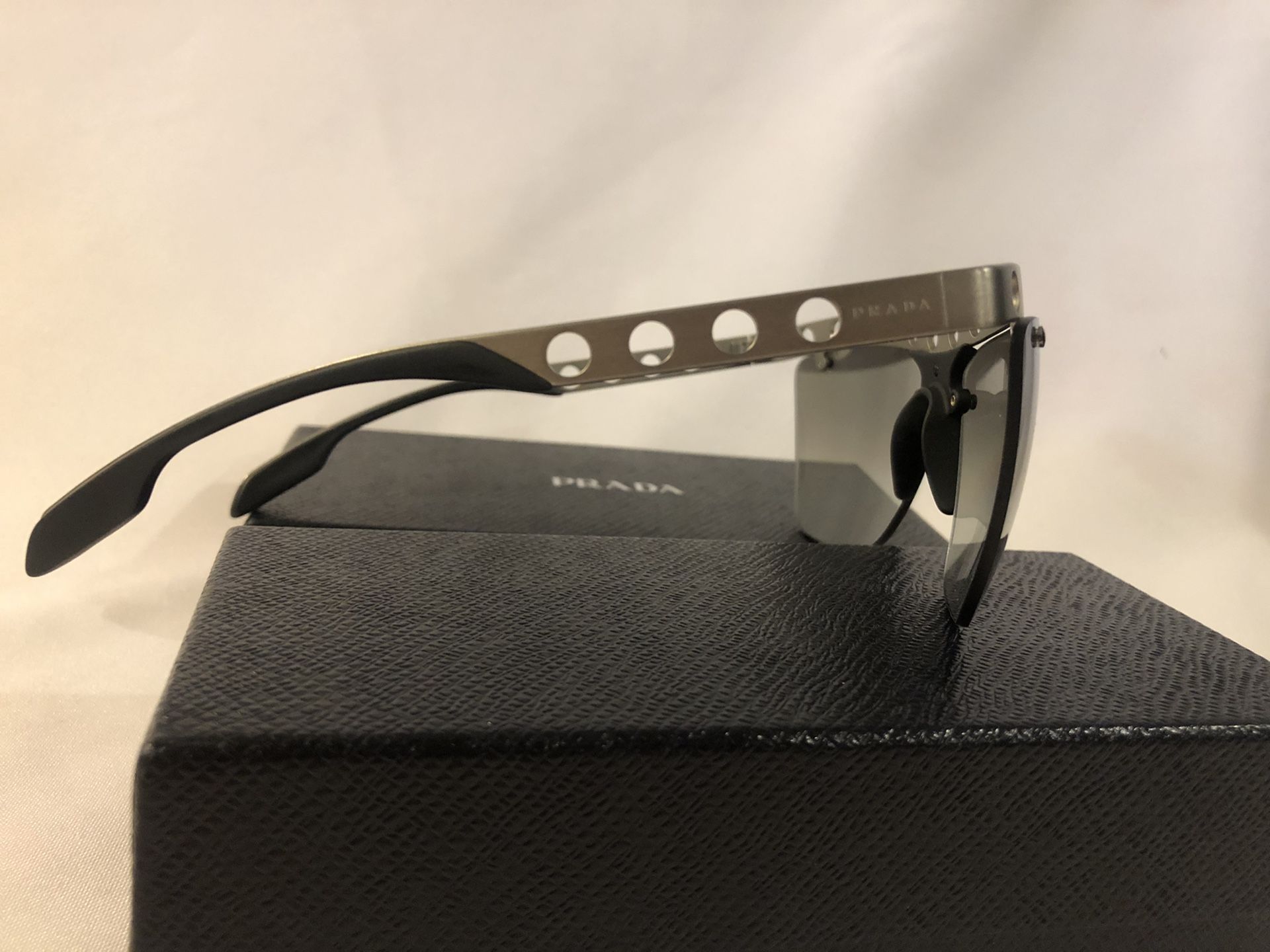 Prada sale machine sunglasses