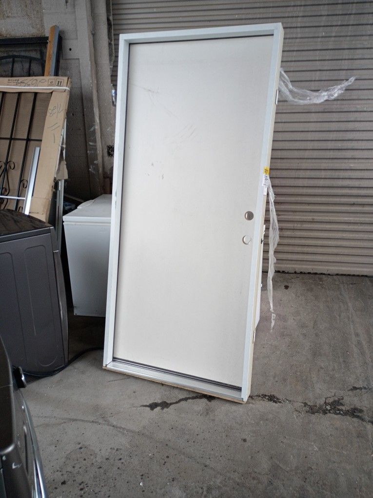 36"x 80" EXTERIOR L-H  IN SWING 