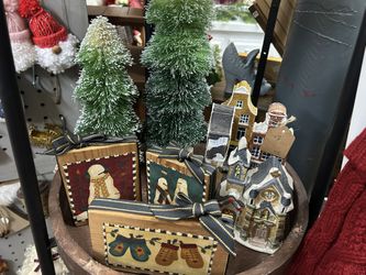 Adorable Vintage Wooden Decor 