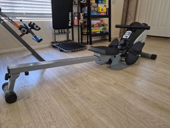 NEED GONE TODAY! Rowing Machine  Sunny