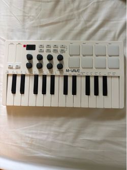 CAN NEGOTIATE PRICE | M-WAVE SMK-25 MIDI Keyboard Controller