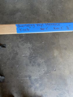 Overlapping Vinyl Stairnose    $25
