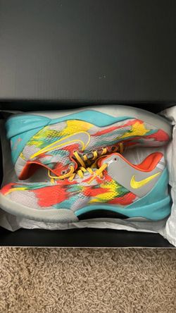 Kobe 8 Venice Beach gs size 7 (price negoitable)