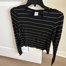 $5 for Juniors Small Black Stripe Long Sleeve Top