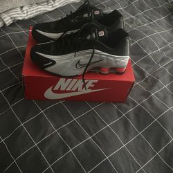 Nike Shox R4 Sz 10