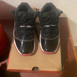 Jordan 11 Breds Lows  Size 5 GS