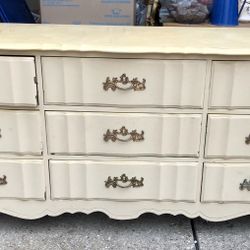 Nine Dresser Bassett Vintage Dresser With Original Mirror