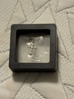 14k diamond pendent a little under 2 g gold quarter kit diamond