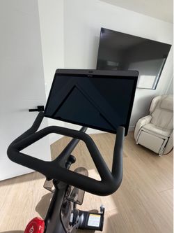 Peloton spinning Bike