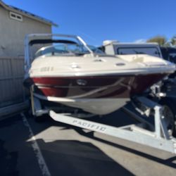 2007 Sea Ray 220 open bow