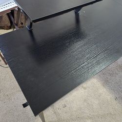 Computer/gaming desk