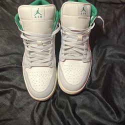 jordan 1s green