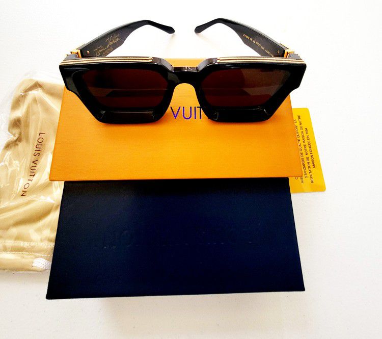 Louis Vuitton 1.1 Millionaires Sunglasses Gris Marble for Sale in Bayonne,  NJ - OfferUp