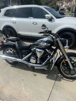 Yamaha V-Star 950