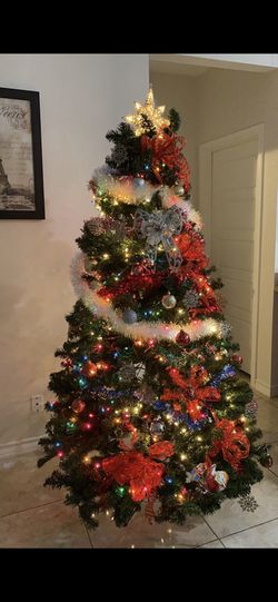 Árbol De Navidad Grande …..