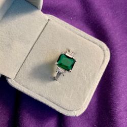 Size 10 Lab Created Emerald Ring In Sterling Silver  3 Stone Ring Engagement Birthday Anniversary 