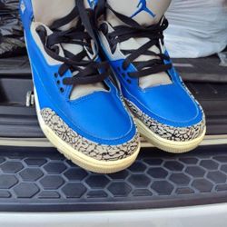 USED NIKE JORDANS BASKETBALL SHOES Size 11