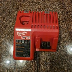 Milwaukee M18 M12 Combo Battery Charger 