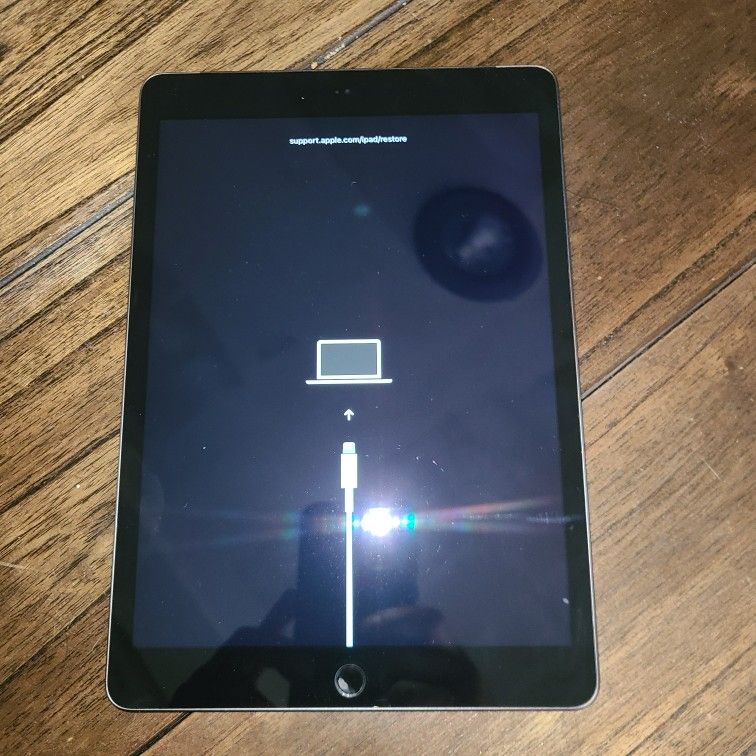 I Pad 7th Gen In Restore Mode 50$