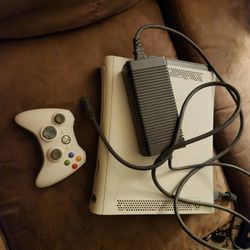 XBOX 360 W/ 1 Controller And All Cables Needed 