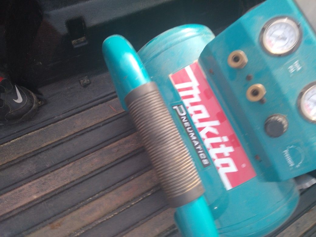 Makita Air Compressor 