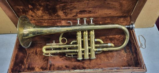 Olds Cornet with case