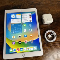 Wifi Apple iPad Pro 9.7in 32GB Silver Touchscreen Tablet for Sale