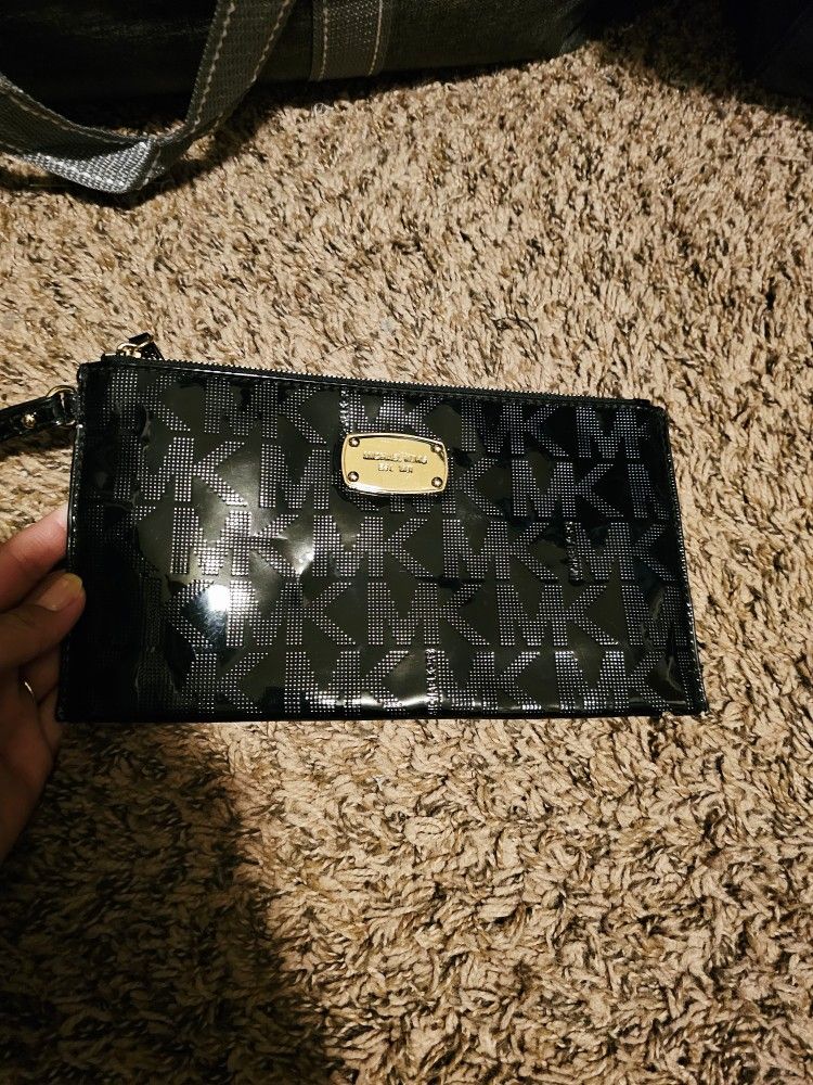 Michael Kors Wristlet