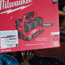 Milwaukee M18 Packout Rapid Battery Charger