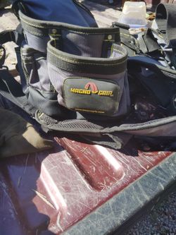 Magno grip harness tool belt