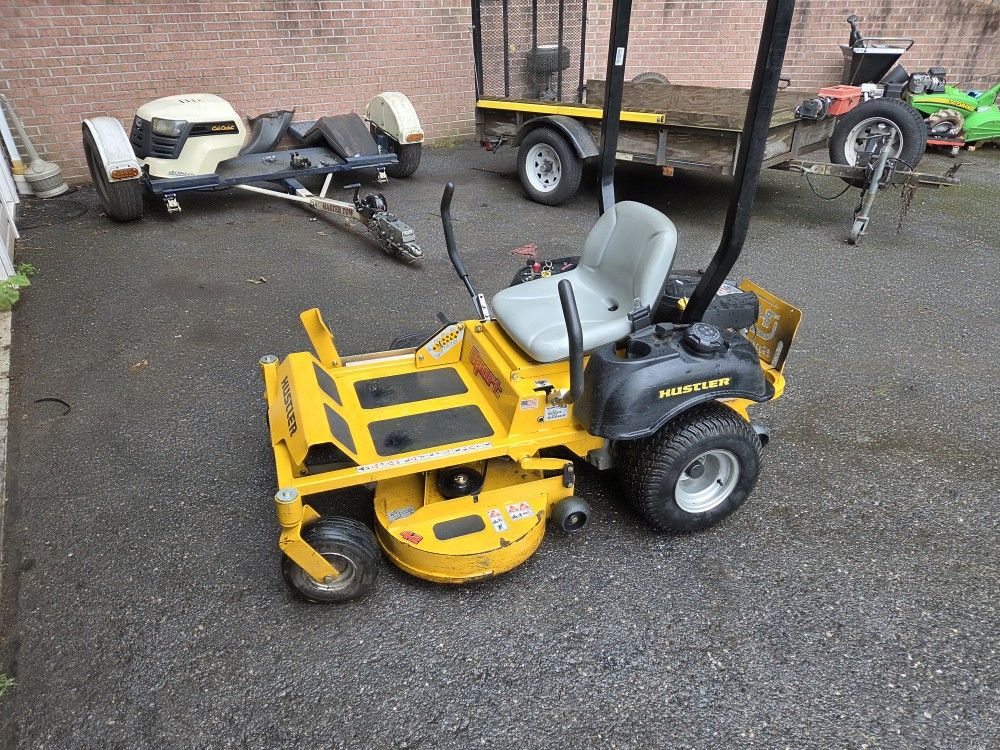 Excellent Condition Hustler Sport Zero Turn 